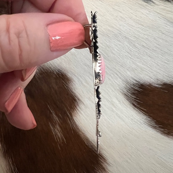 ❤️ Queen Pink Conch Decorative SS 925 Hand Stamp Statement Horse Pendant 2.14”L - Picture 7 of 16